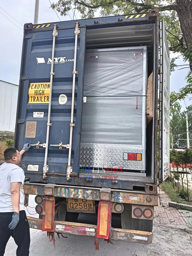 Container loading of restroom trailers(图3)