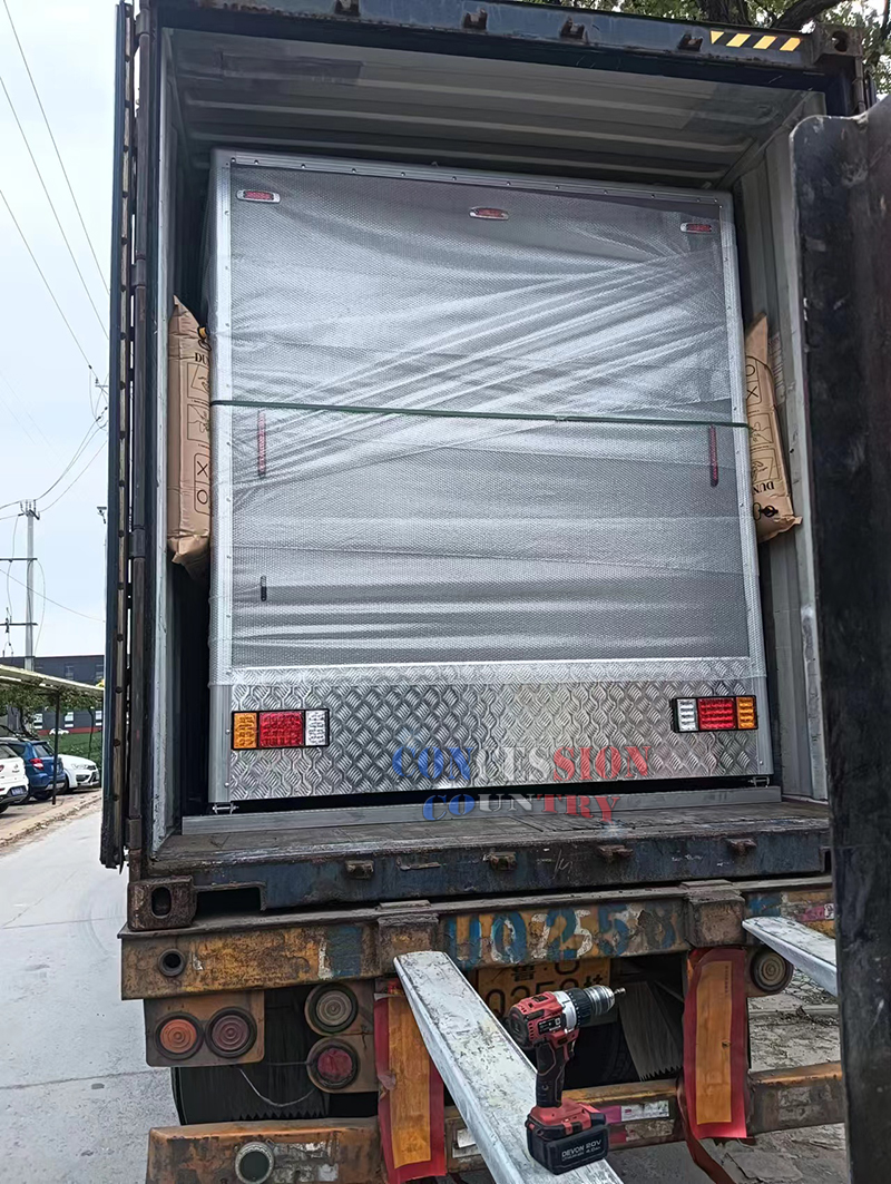 Container loading of restroom trailers(图4)